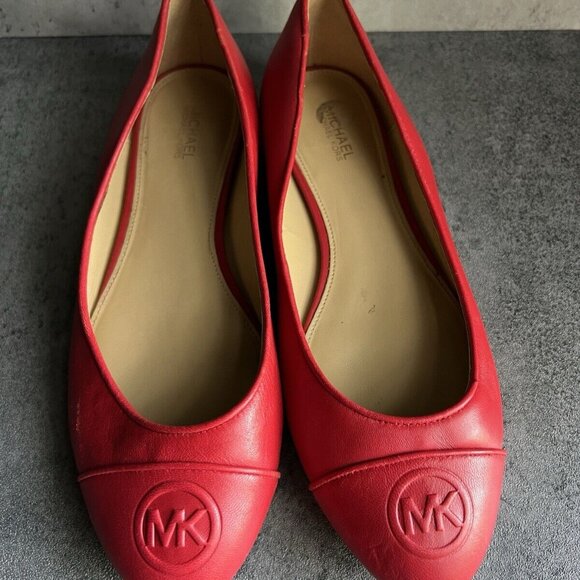 Michael Kors Dylyn Leather Shoes MK Logo Ballet Flats Sz 7.5 Bright Red - Picture 1 of 16